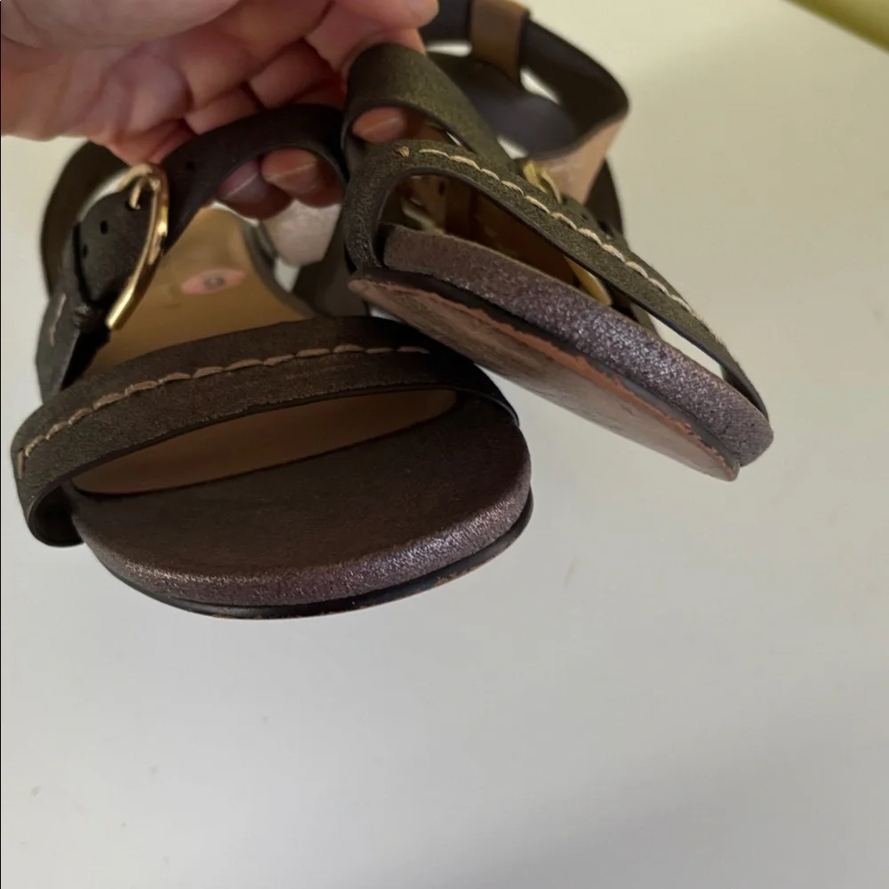 Nakedfeet Two-tone Metallic Leather Buckle Sandals Size 9